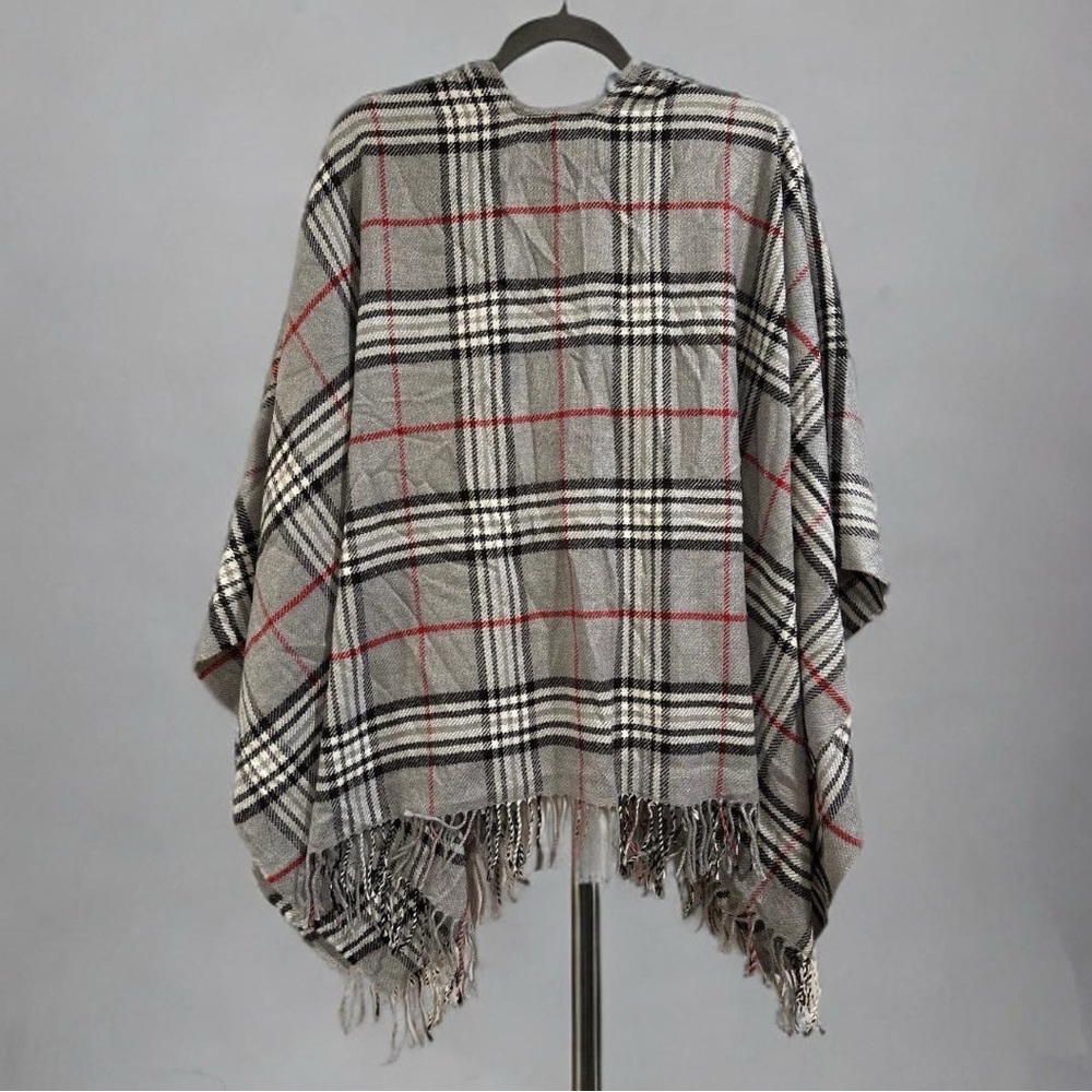 V Fraas Soft & Cozy Poncho Serape Wrap Ruana in Gray & Red Plaid Scottish NWT - Picture 14 of 16